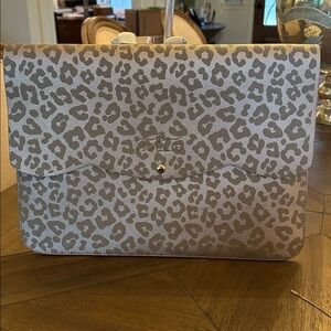 NWOT HOLLIS Lennyn Laptop Case Sleeve Rose Gold Leopard 14” x 11”
